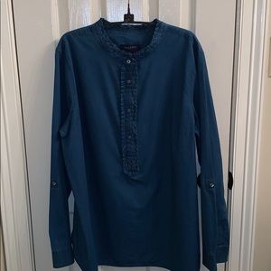 Talbots Women’s blue denim blouse.  Size Large